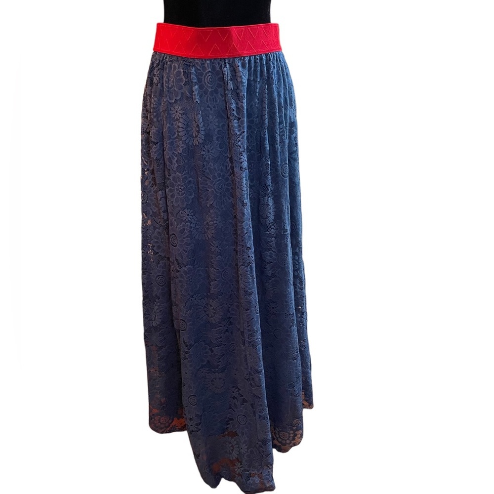 LuLaRoe Lucy skirt, steel blue floral‎ lace, size small